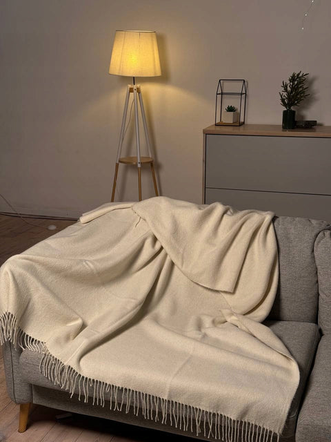 Merino Solid Плед з вовни мериноса молочний 150×200 см з китицями