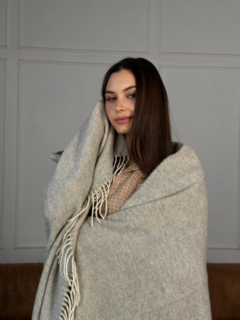 Merino Heathered Koc z wełny meryno w odcieniu popielatym 140x200 cm- ciepły i przytulny