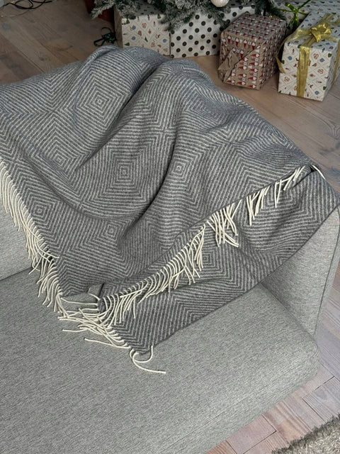 Marsel White & Grey Плед з вовни мериноса світло-сірий 140×200 см геометричний візерунок