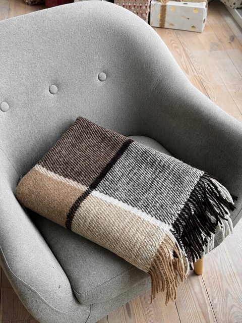 Elf Beige & Brown Koc z wełny nowozelandzkiej 140×200 cm krata w odcieniach beżu
