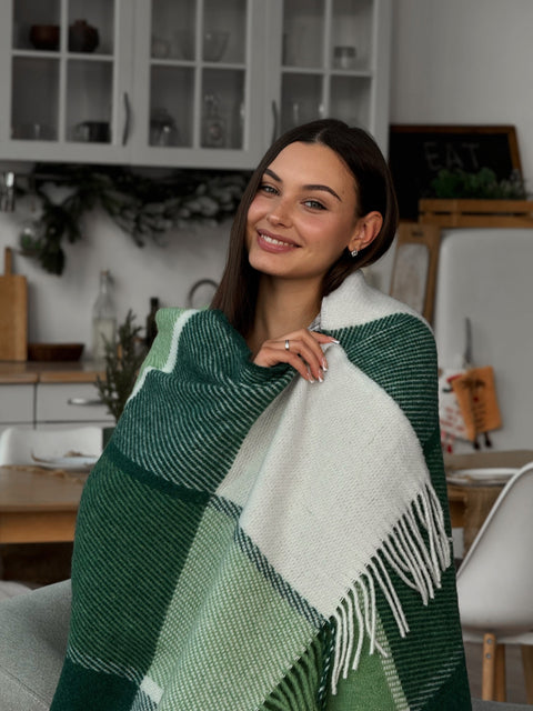 Elf Green & Ivory Koc z wełny nowozelandzkiej w kratkę z odcieniami zieleni 170x210 cm
