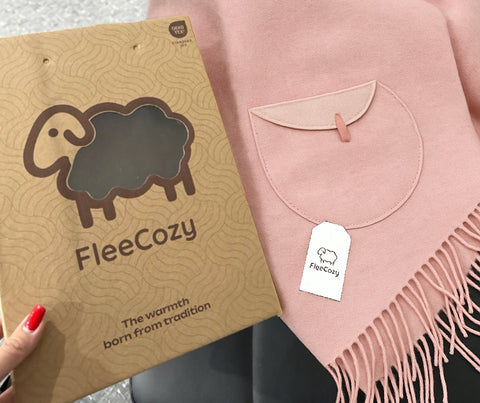 Szal-koc z kieszeniami odcień Tea Rose - elegancja i komfort na co dzień