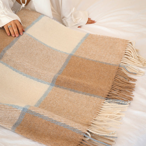 Elf Oliver New Zealand Wool Blanket – Light Checker Pattern, Cozy Elegance