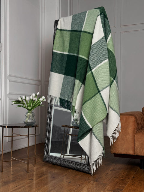 Elf Green & Ivory Koc z wełny nowozelandzkiej w kratkę z odcieniami zieleni 170x210 cm