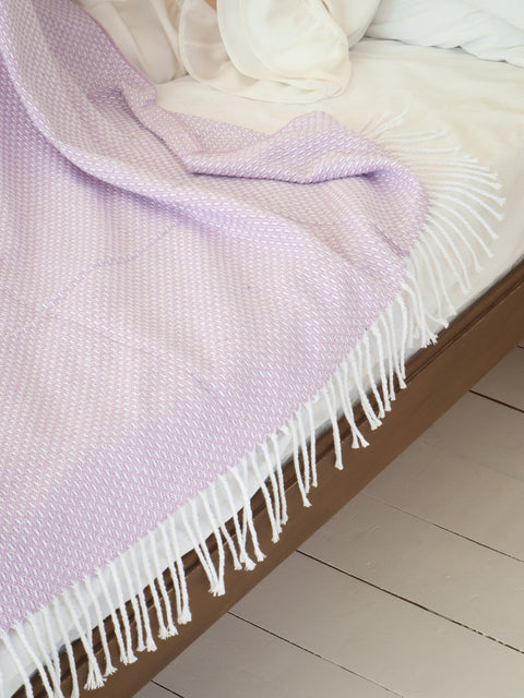 Valencia Boucle Koc Boho bawełniany  140×200 cm, dekoracyjny ażurowy w liliowym kolorze